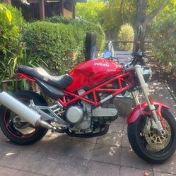 05 Ducati Monster 620