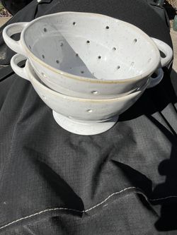 2 Ceramic Strainers