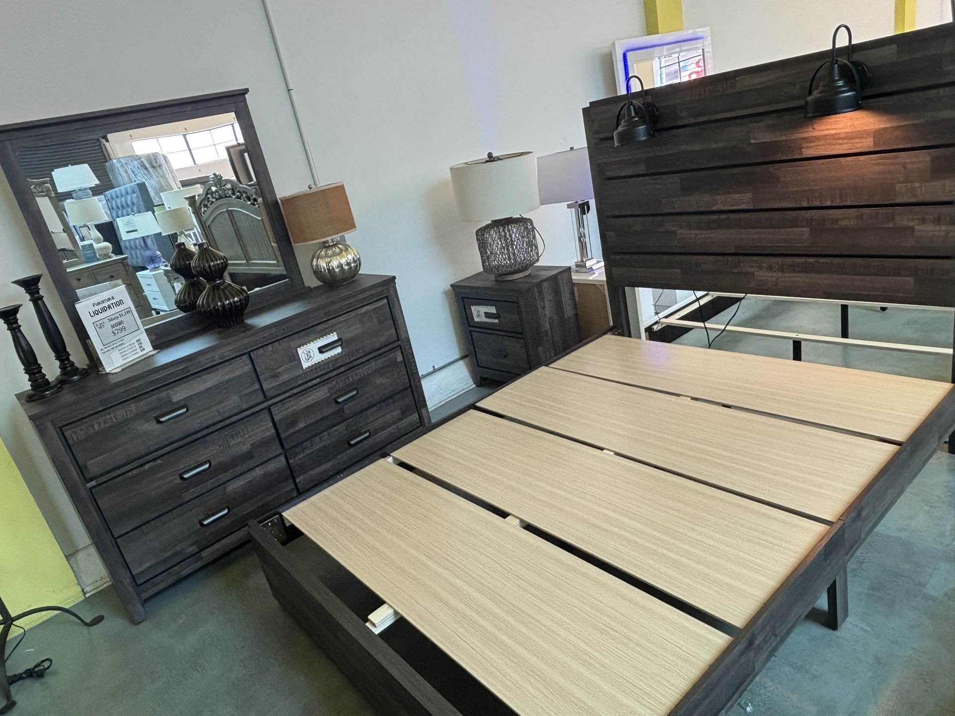 NEW 4 Pcs Bedroom Set