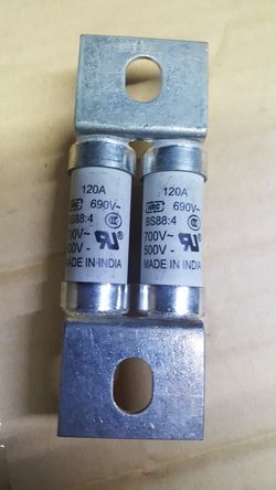 120 amp 700 v new condition