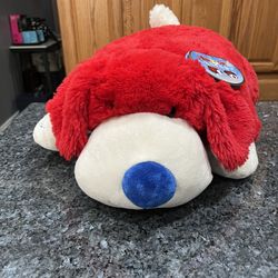 Pillow Pet Limited Edition 2011 USA Red White and Blue Puppy Flag.  Brand new with tags.  Size approximately 16 inches wide and 20 inches long.  Smoke