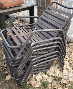 (7) LOW-PROFILE BROWN LAWN CHAIRS 