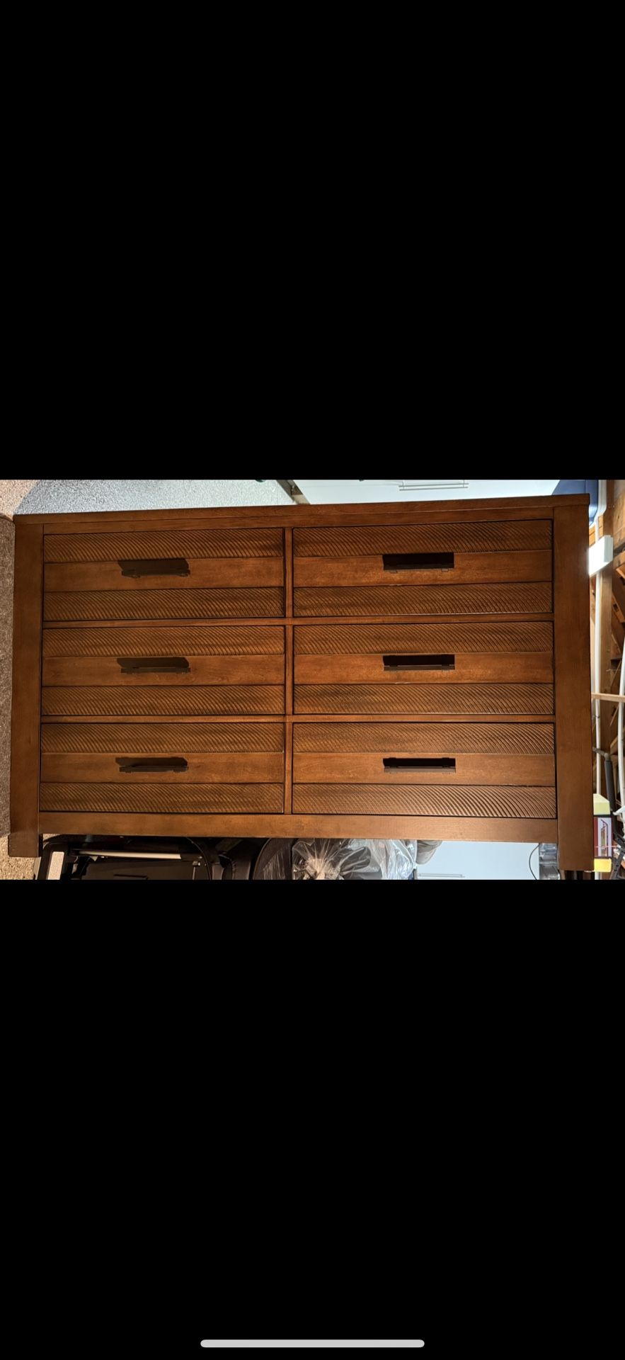 Dresser w/ 6 Drawers