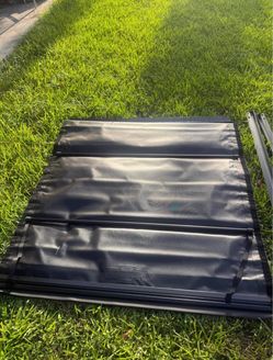 Genuine OEM Short bed Chevrolet/GM Soft Roll-Up Tonneau Cover – Part #(contact info removed)9