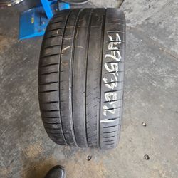 One 295/30 21 Michelin Pilot Sport 