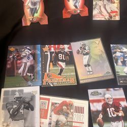 SMALL FOOTBALL  CARDS  COUPLE  OF ELWAY