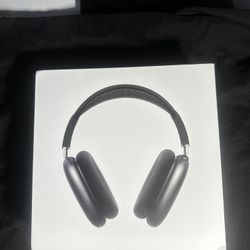 AirPods Max USB-C in Midnight BNIB