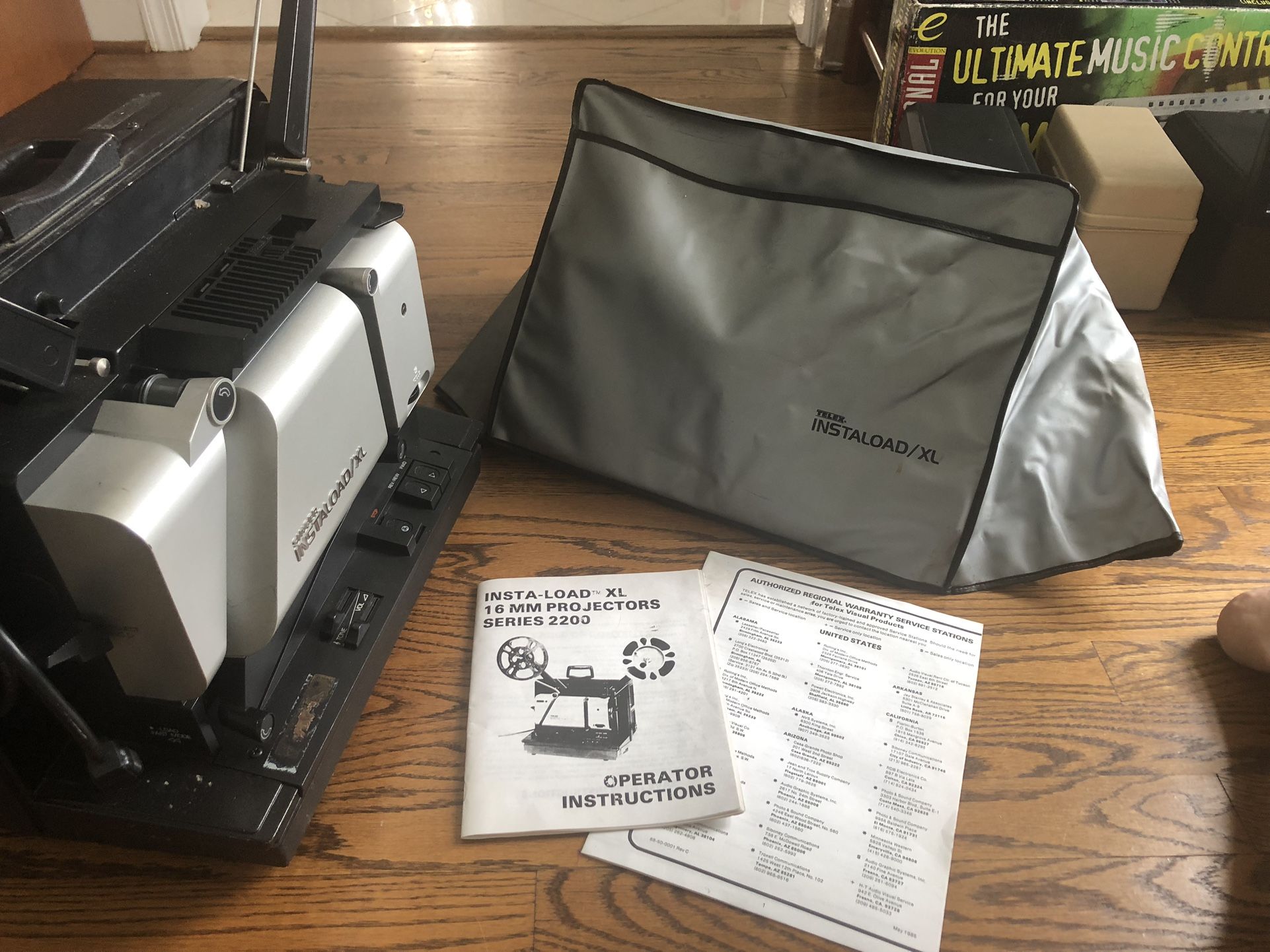 Singer Telex Instaload/XL Series 2200 16mm Film Projector w/ Sound