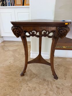 Colonial Desk Co. Carved Ram's Head Corner Table