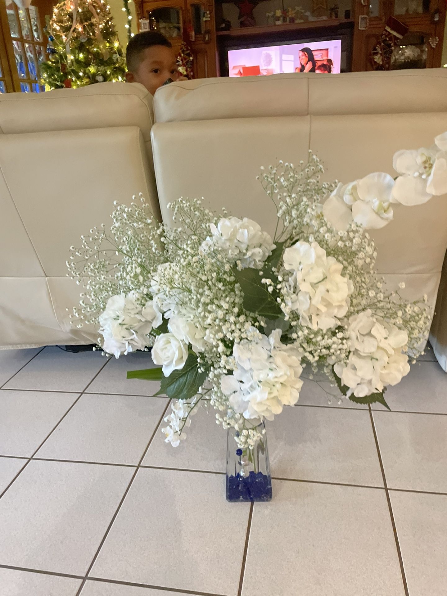 Vase With Silk Flowers Hydrangea’s