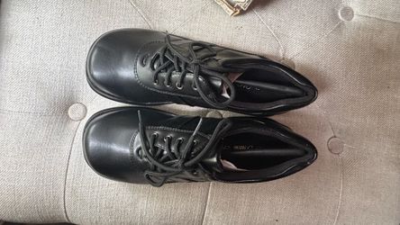 NIB Size 7 Classic Black Lace-Up Dress Shoes