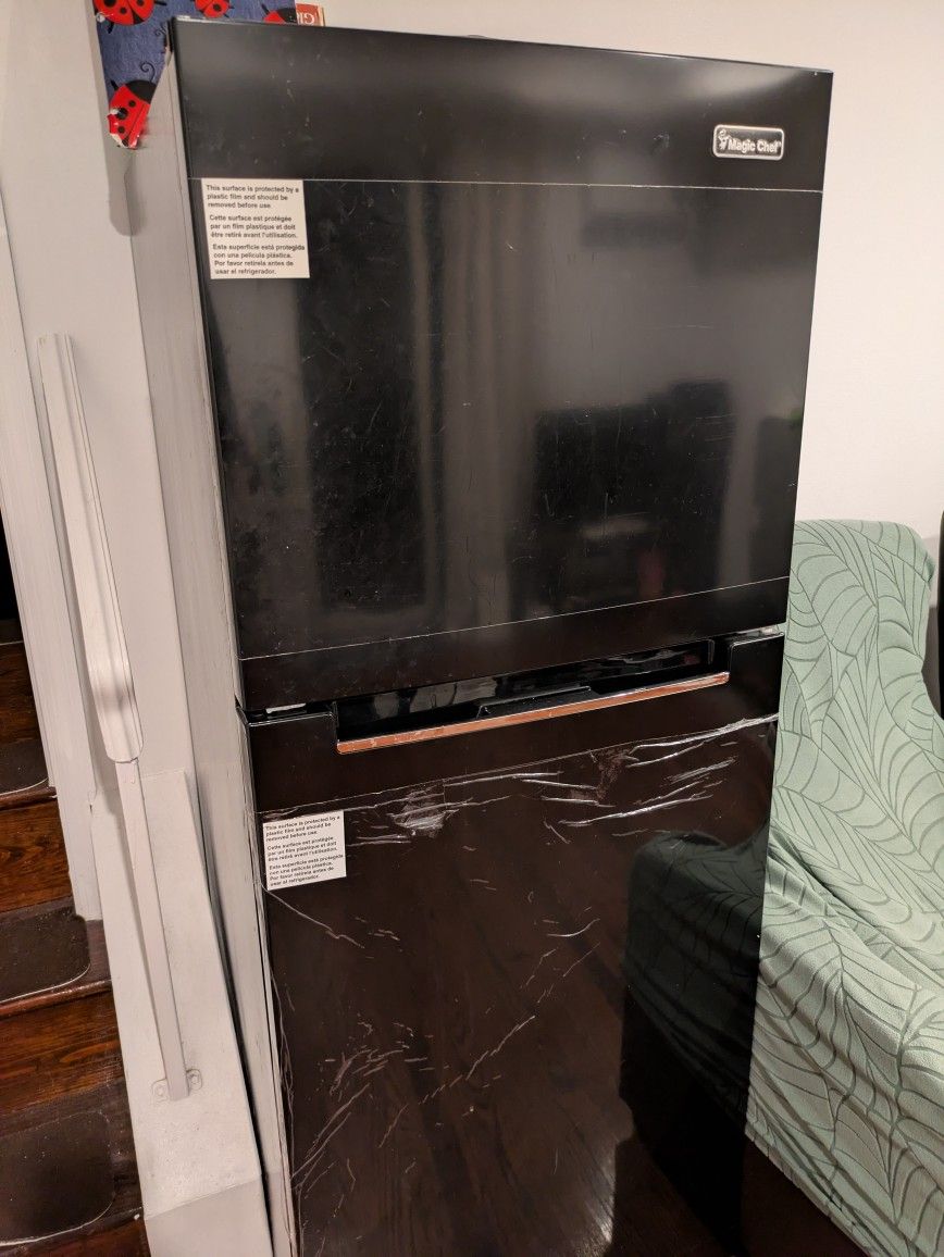 10.1Cu. Ft. Size Mid Size Refrigerator 