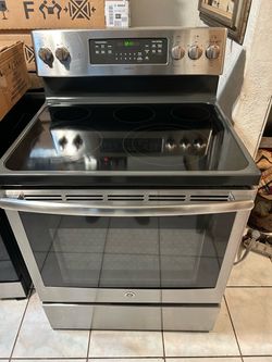 Ge Adora: electric stove range