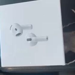 AirPods 4 th gen sealed anc