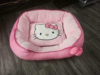 Hello Kitty Large doggy bed in like new condition