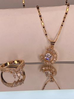 Beautiful Chain, Pendant And Ring Set!