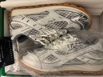 WOMENS Orbit runner Size 8.5 ( 39 )