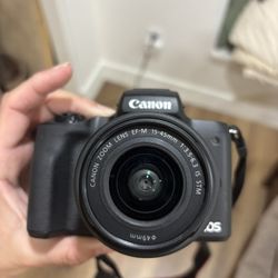 Canon EOS M50 