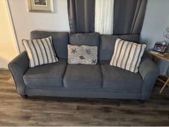 Rooms to go bought  sofa