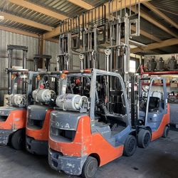 FORKLIFTS AND EQUIPMENT 