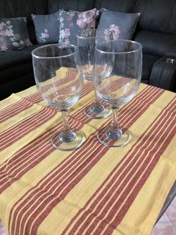 Set of 3 Clear Glass Wine Goblets7.25” tall never used