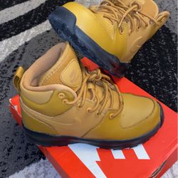 Nike Boots