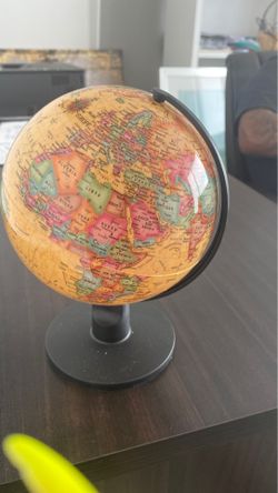 Small Globe brand new