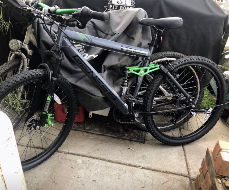 Genesis V2100 Mountain Bike - 6 Speed -