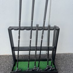 Wooden Golf Putter Stand and 6 Golf Putters