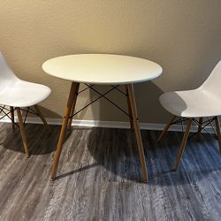 White Round Dining Table And Chairs