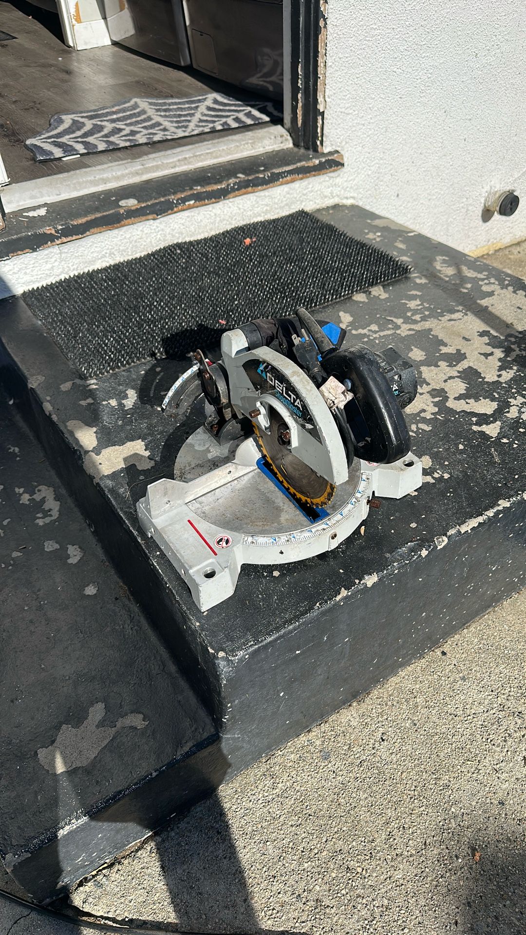 Delta Shop master Miter Saw