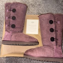 Tall Bailey Button Uggs (Size 7 woman)
