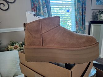 UGG MINI PLATFORM BOOTS