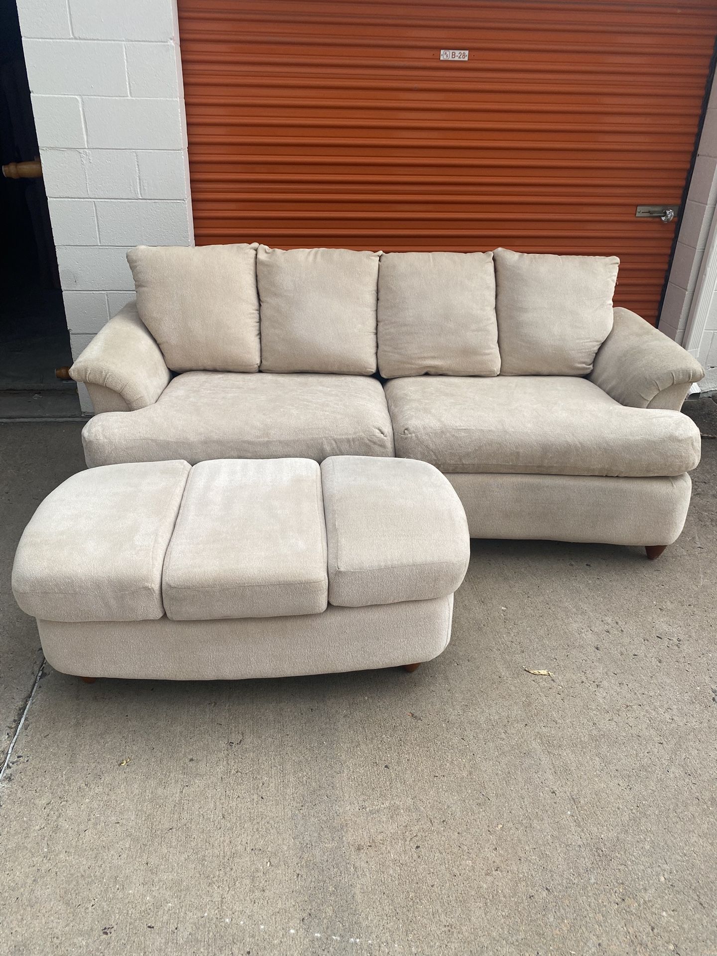 FREE DELIVERY!! beige sofa Couch with ottoman storage