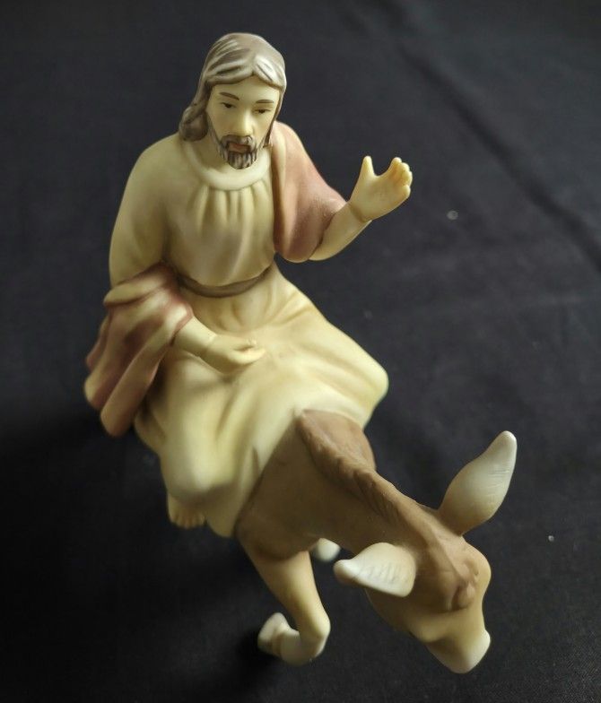 Vtg Jesus Christ Entering Jerusalem Figurine Ceramic/Procelain 7.25"X7"