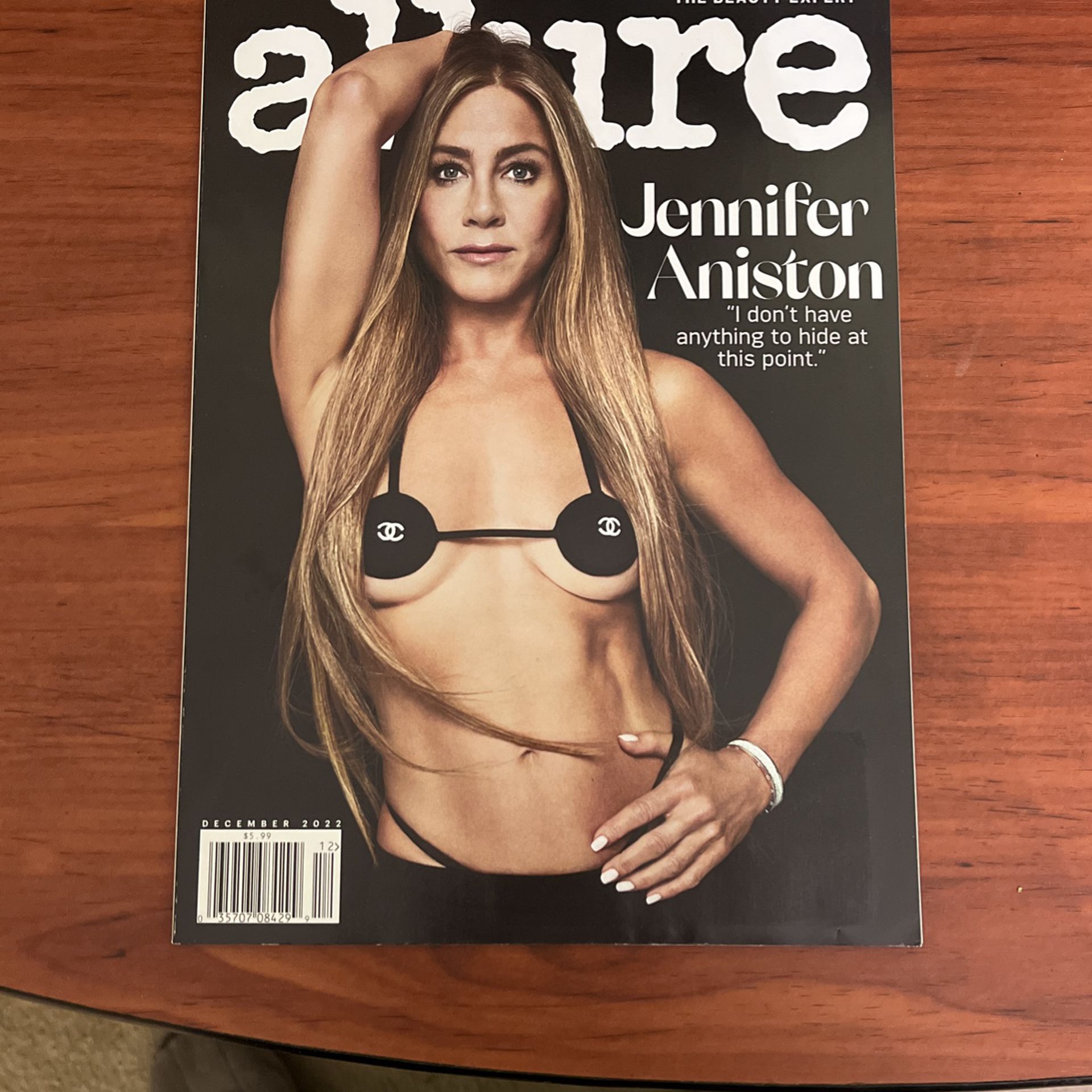 Allure The Beauty Expert Jennifer Aniston