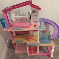 Barbie Dream House 