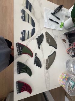 Surfboard fins
