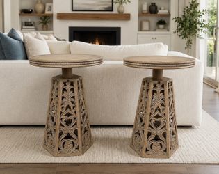 Set of 2 Rustic Distressed End Tables with Carved Floral Patterns, Wood Grey Farmhouse Wooden Round Accent Table, Vintage Drink Table for Living Room,