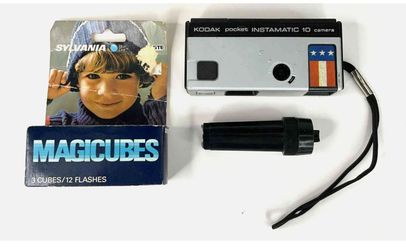 Vintage Pocket Instamatic 10 With Sylvania Magic Cubes And Extender
