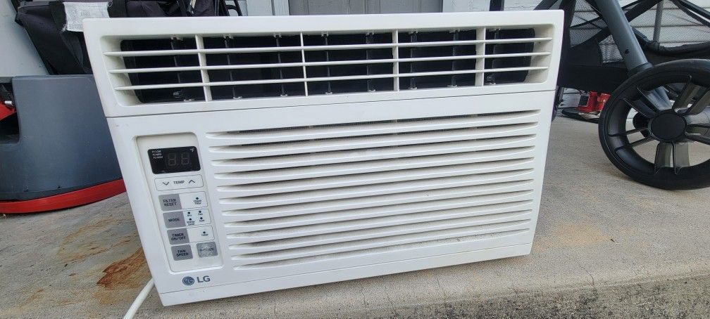 LG Ac windows Air Conditioner 