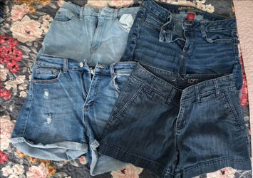 4 pairs of Jean shorts sz 9