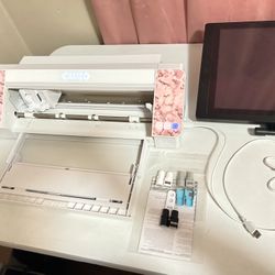 Cameo Silhouette 4 - LIKE NEW