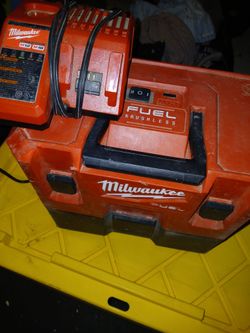 Milwaukee fuel vacc.m12