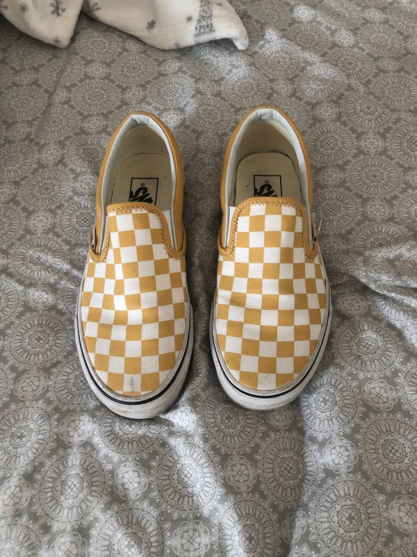 yellow checkered vans outfit women's