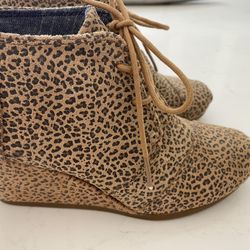 Toms Animal Print Wedge Boot Bootie Sz 6.5