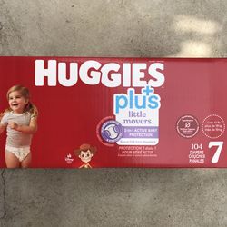 Huggies  Little Movers Plus Size 7/104 Diapers 