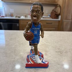 Kevin Durant #76/2,013 Limited Edition Legends of the Court Collectible – Thunder Era