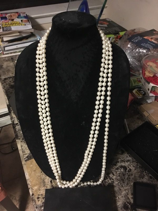 Vintage co co Chanel pearl necklace for Sale in Calverton, NY