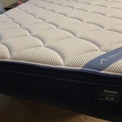 DreamCloud Premier California King Mattress 